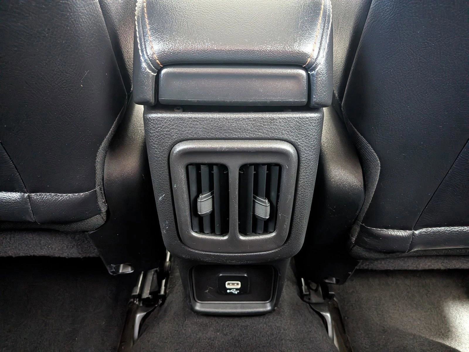 Used 2017 Jeep Compass Latitude AWD/4WD image 18