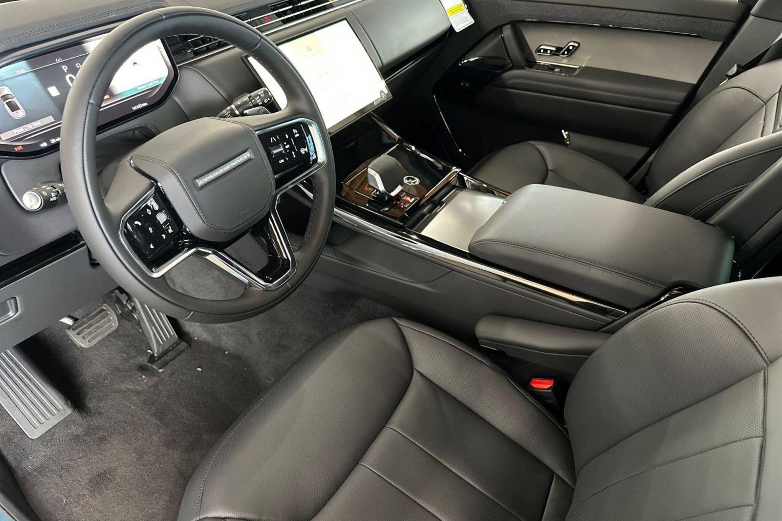 New 2026 Land Rover Range Rover Sport SE AWD/4WD image 4