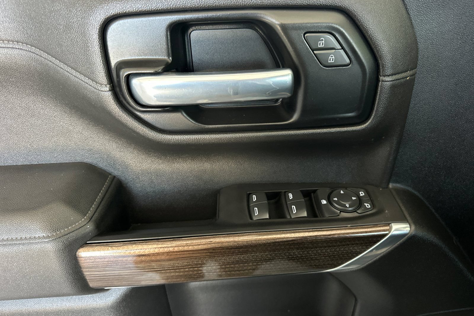 Used 2021 Chevrolet Silverado 1500 RST w/ Convenience Package II RWD image 11