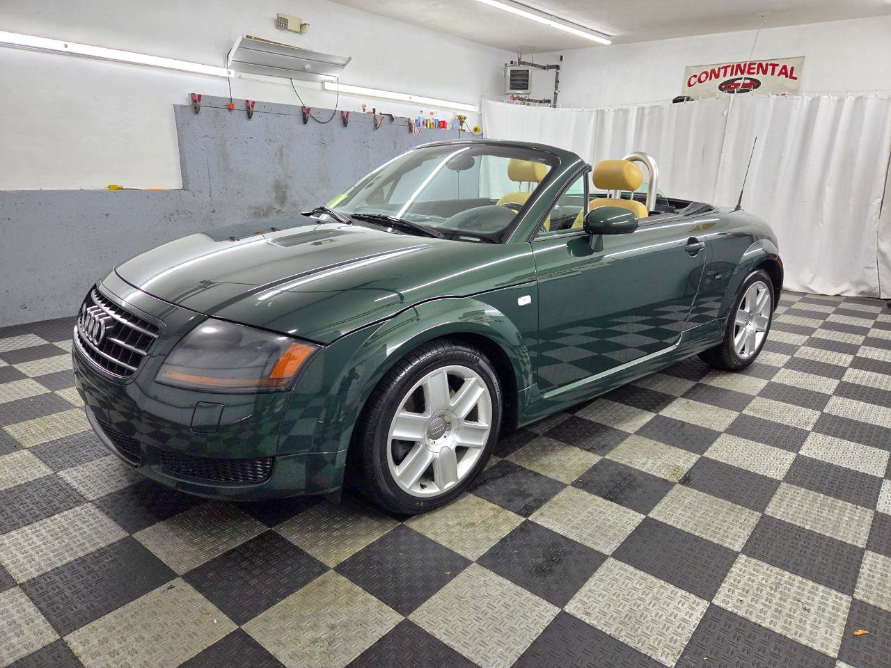Used 2003 Audi TT 1.8T FWD image 2