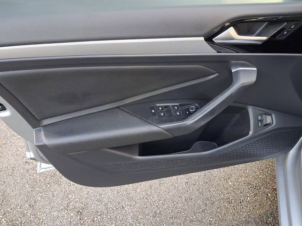 Certified 2021 Volkswagen Jetta R-Line w/ R-Line Cold Weather Package image 14