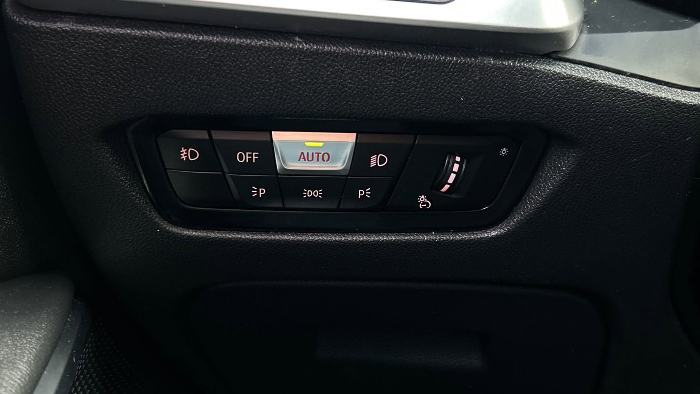 Used 2019 BMW 330i xDrive xDrive w/ M Sport Package image 23