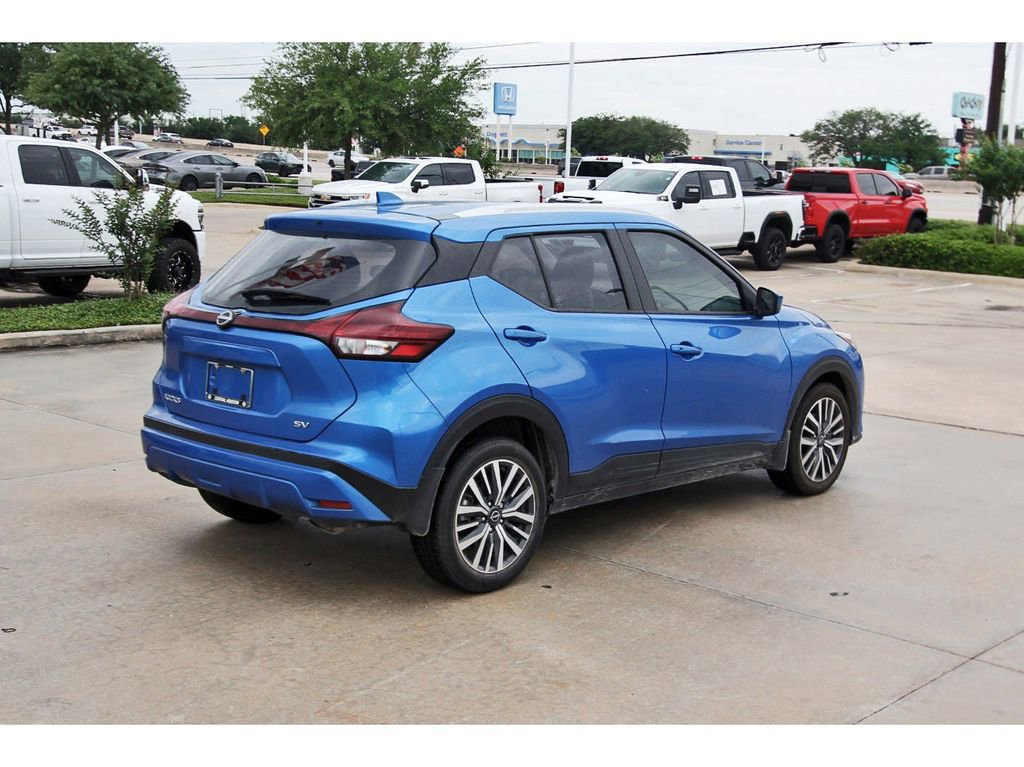 Used 2024 Nissan Kicks SV image 6