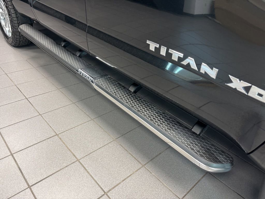 Used 2019 Nissan Titan SV w/ SV Convenience Package image 10