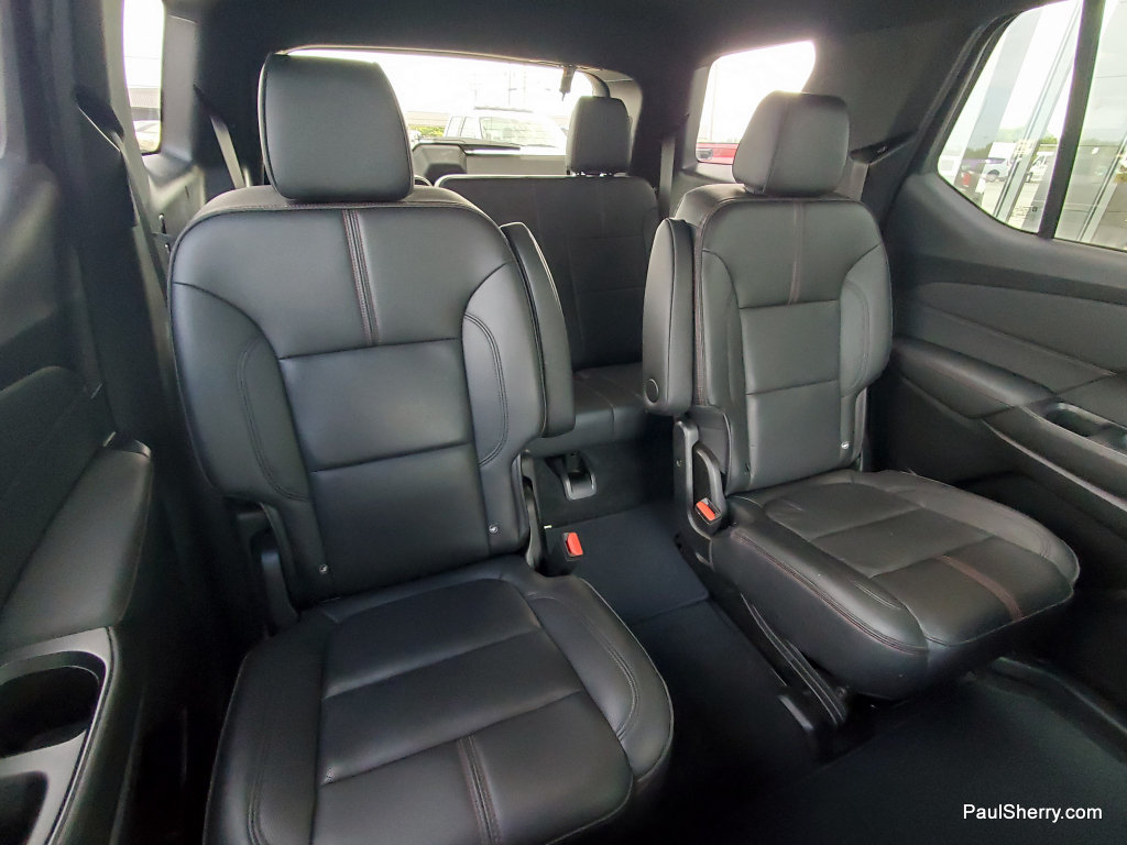 Used 2022 Chevrolet Traverse RS FWD image 4
