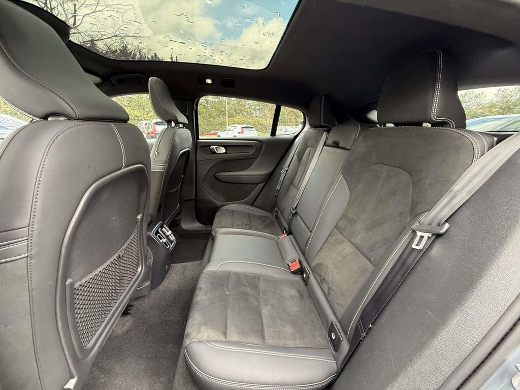 Used 2023 Volvo C40 P8 Recharge Ultimate w/ Protection Package Premier image 19