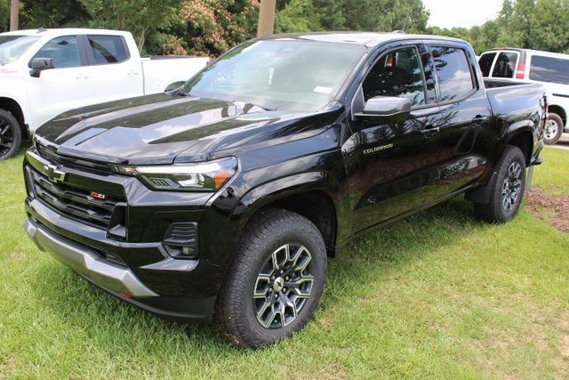 New 2025 Chevrolet Colorado Z71 w/ Technology Package AWD/4WD image 2