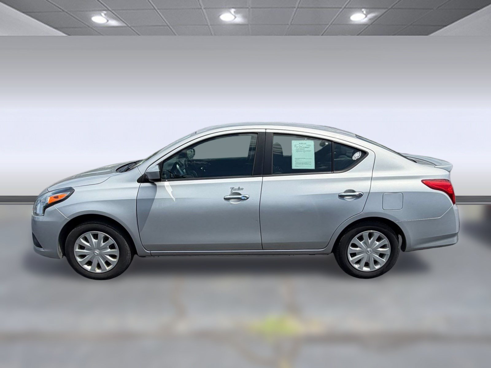 Used 2019 Nissan Versa SV FWD image 2