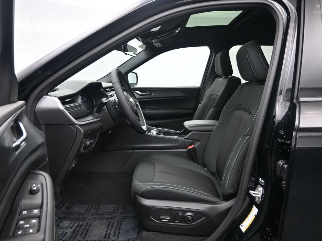 New 2026 Jeep Grand Cherokee Laredo X AWD/4WD image 27