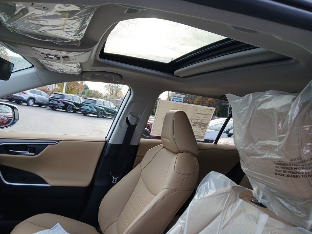 New 2025 Toyota RAV4 Limited image 8