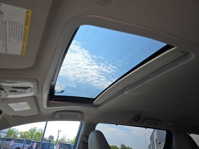 Used 2020 Toyota Sienna XLE w/ XLE Navigation Package AWD/4WD image 29