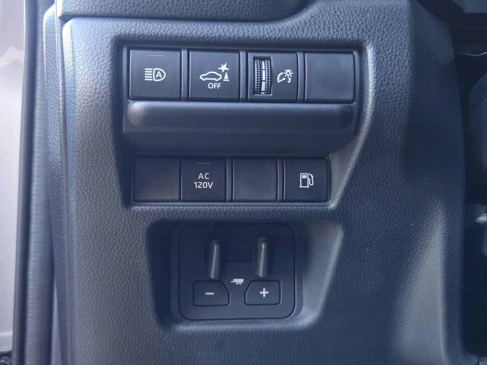 Used 2024 Toyota Land Cruiser image 30