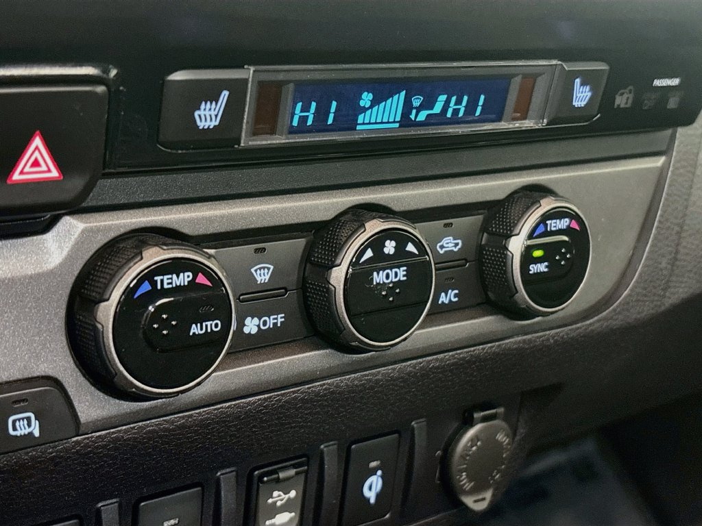 Used 2017 Toyota Tacoma TRD Off-Road AWD/4WD image 19