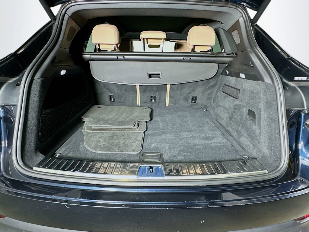 Certified 2022 Porsche Cayenne Platinum Edition image 28