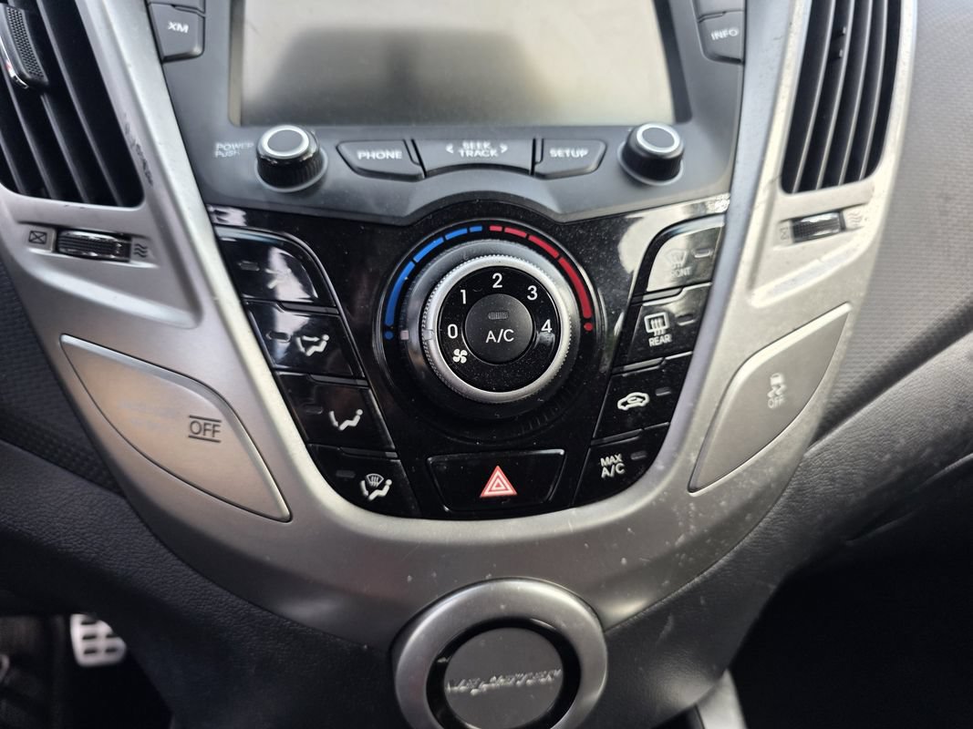 Used 2013 Hyundai Veloster w/ Style Pkg FWD image 22