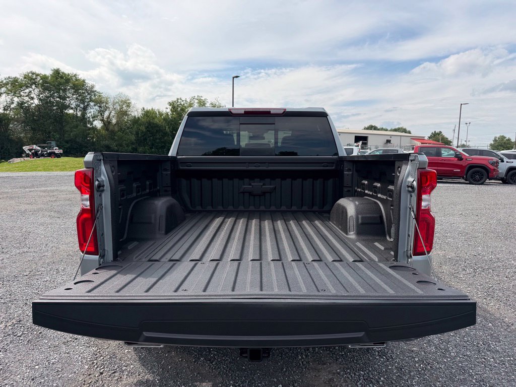 Used 2024 Chevrolet Silverado 1500 RST w/ Redline Edition AWD/4WD image 19