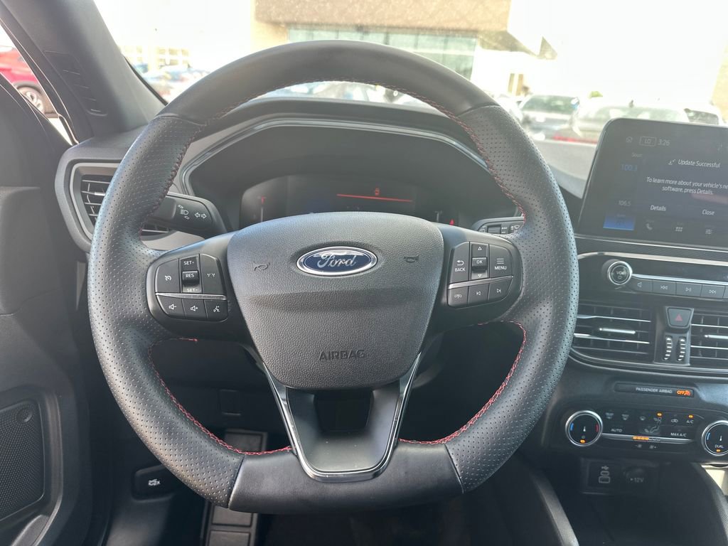 Used 2025 Ford Escape ST-Line AWD/4WD image 16