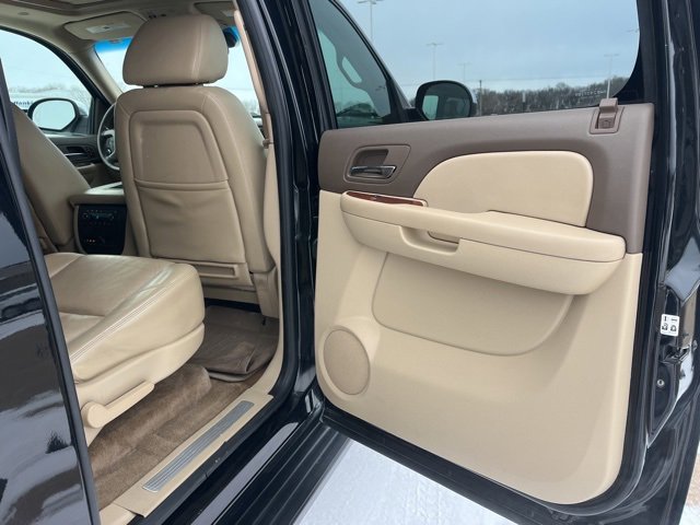 Used 2009 Chevrolet Suburban LTZ image 45