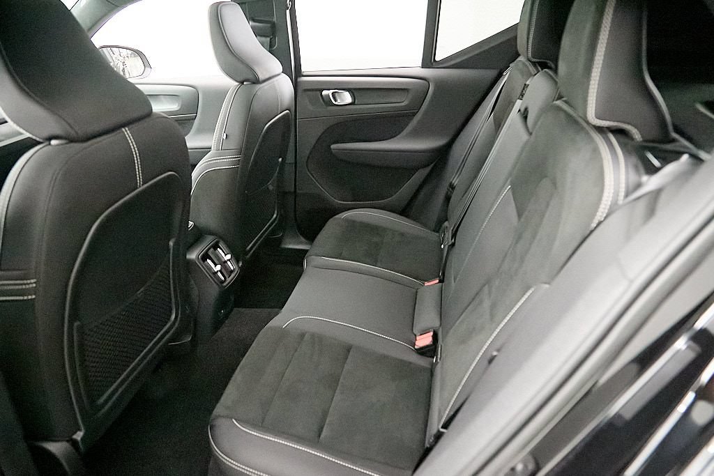 Certified 2023 Volvo XC40 Recharge Plus w/ Protection Package Premier AWD/4WD image 20