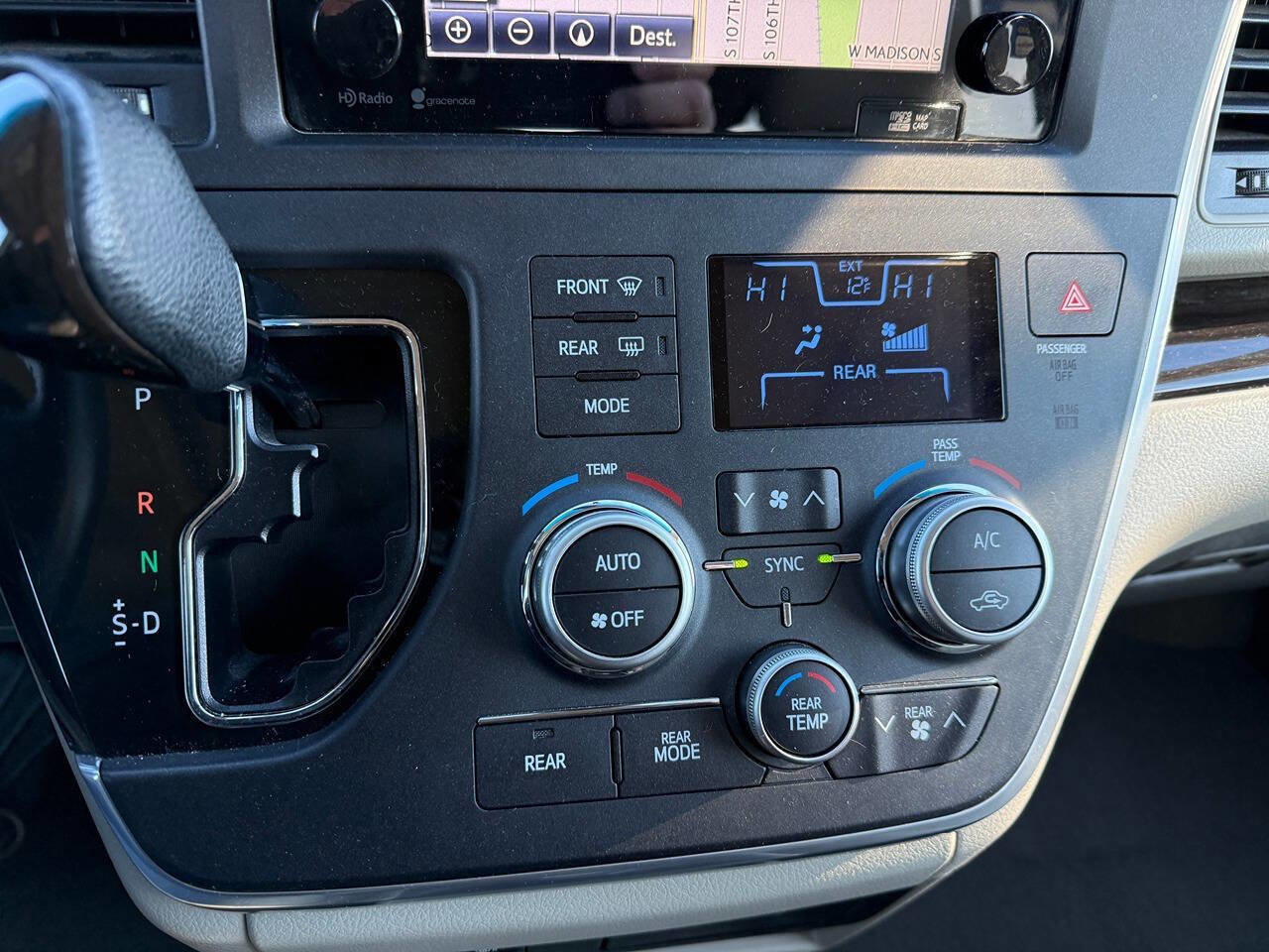 Used 2015 Toyota Sienna XLE Premium image 62