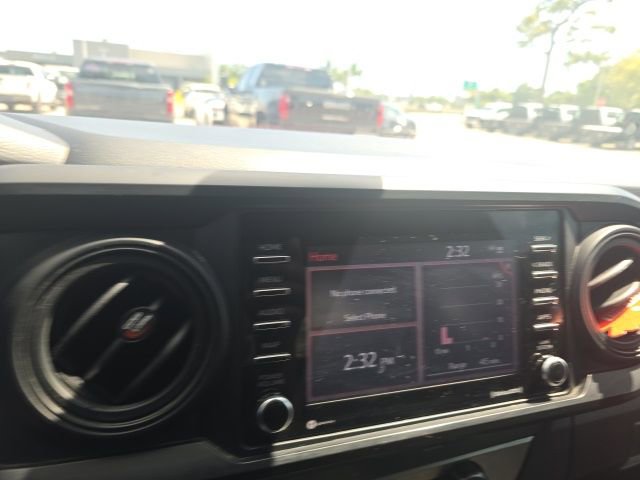 Used 2022 Toyota Tacoma SR RWD image 10