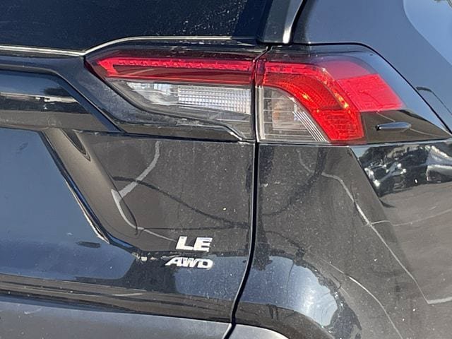 Used 2025 Toyota RAV4 LE AWD/4WD image 6