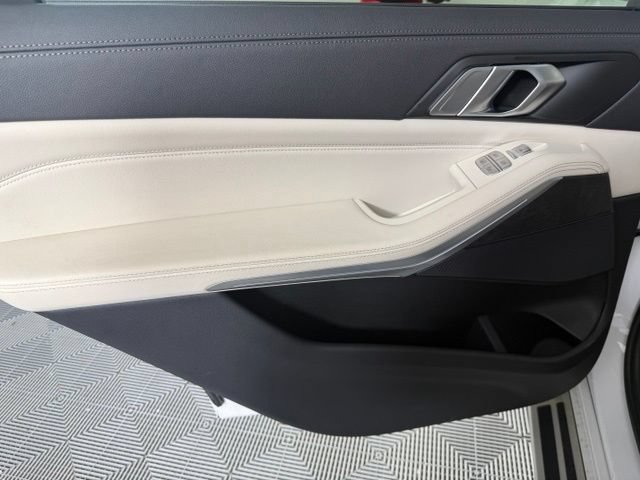 Used 2022 BMW X7 xDrive40i w/ Premium Package AWD/4WD image 20