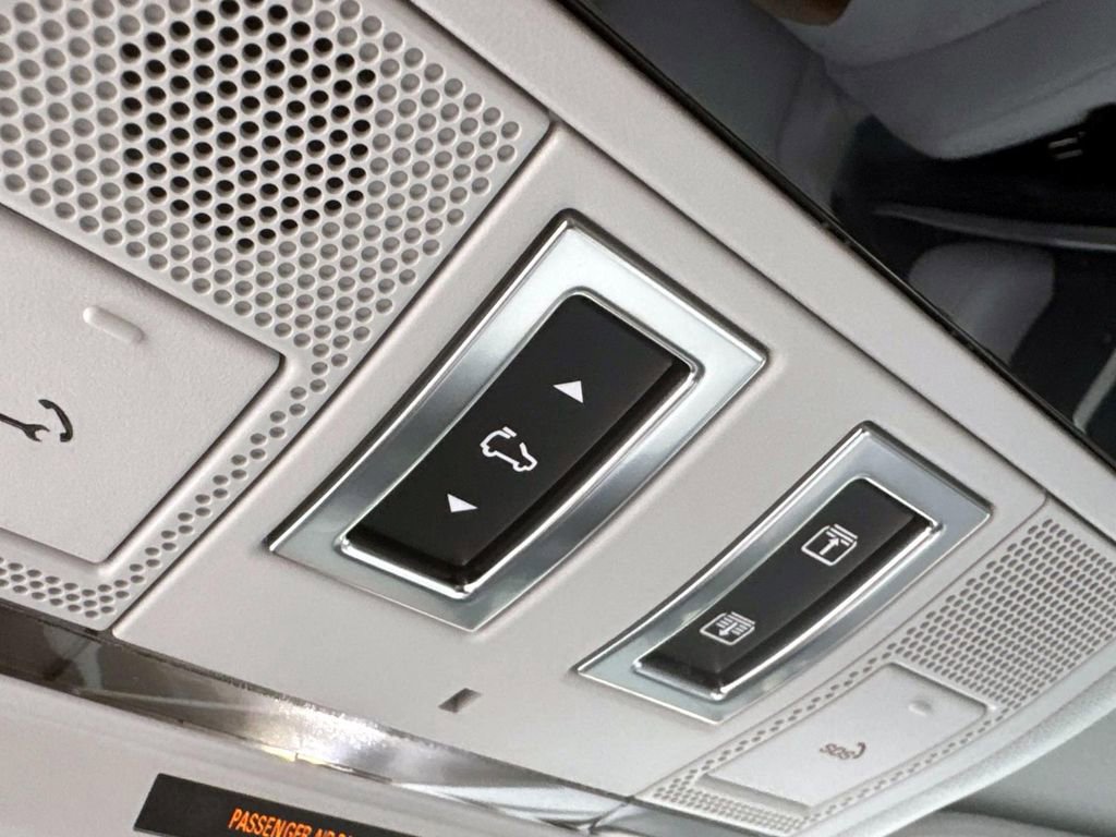 New 2025 Land Rover Defender 110 S image 23