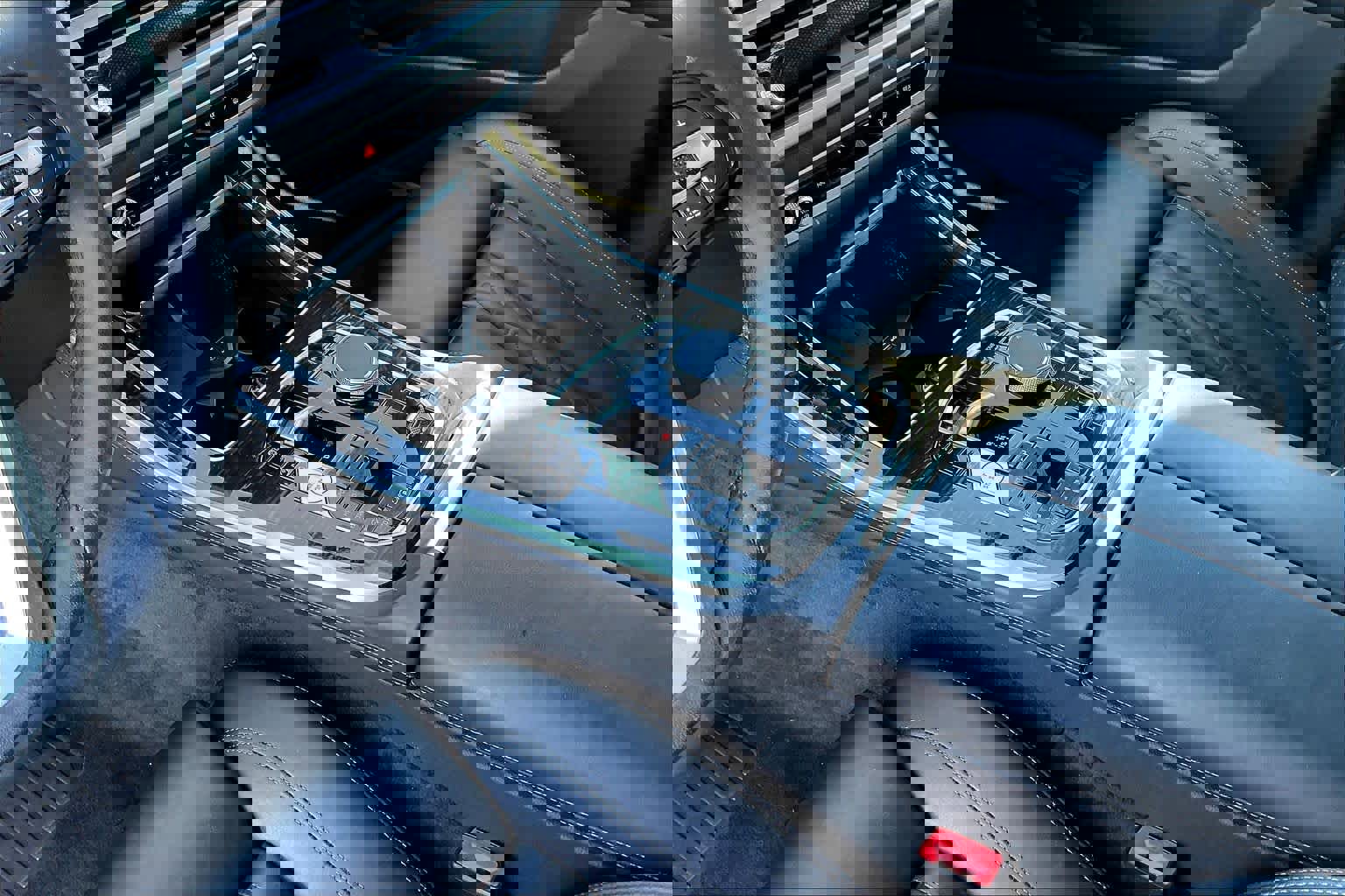 Used 2025 BMW X5 xDrive50e w/ Premium Package image 21