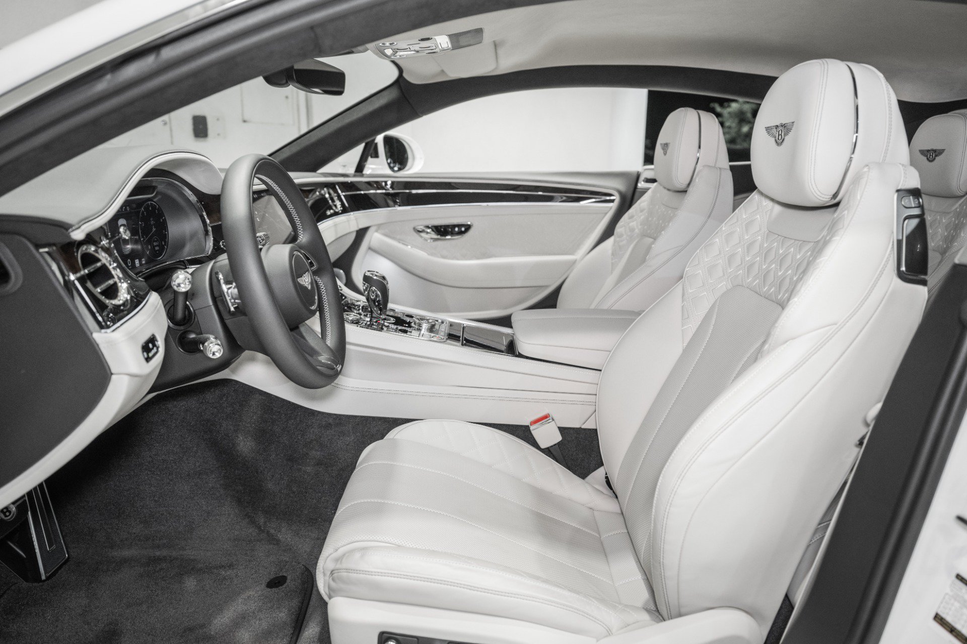 Certified 2023 Bentley Continental GT V8 AWD/4WD image 18