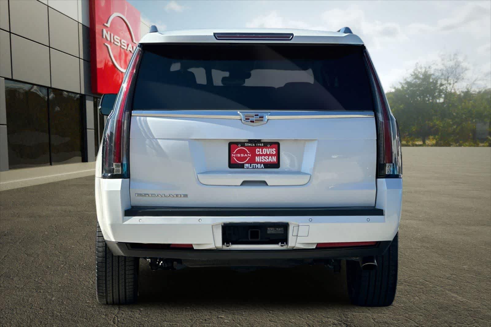 Used 2020 Cadillac Escalade Luxury AWD/4WD image 8