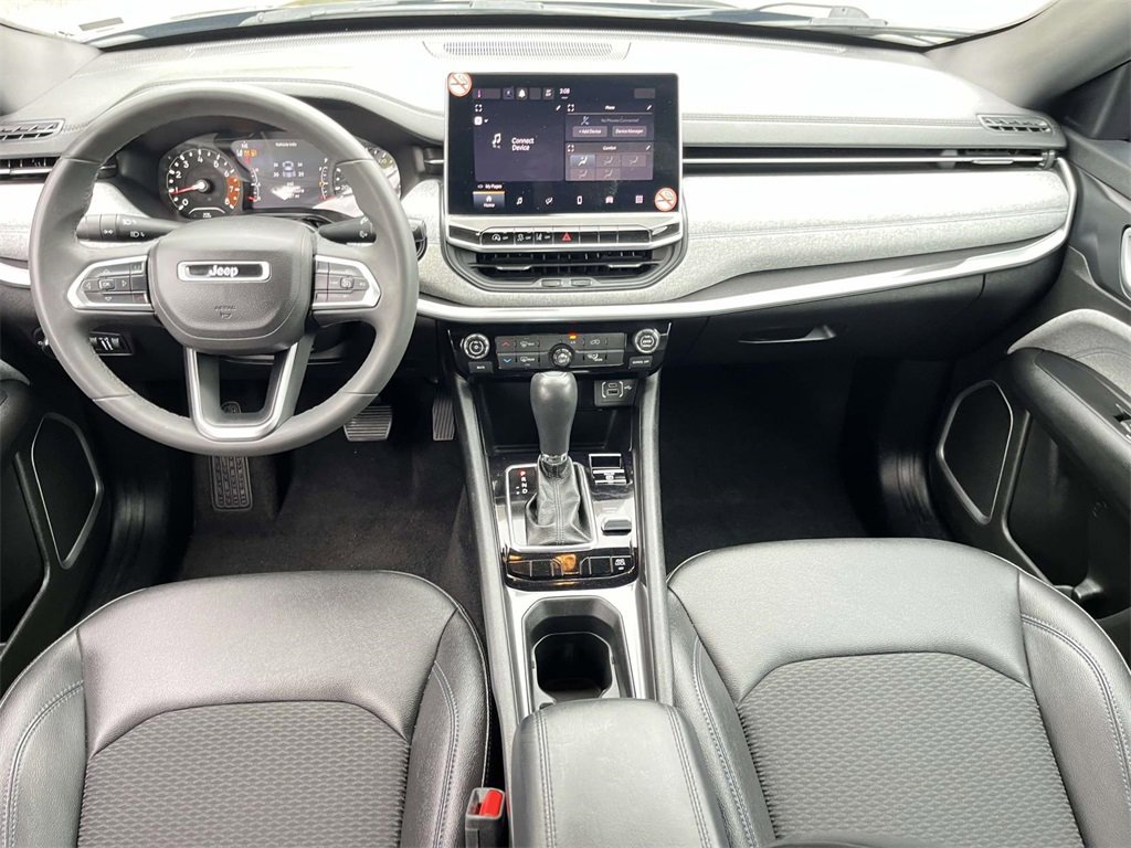 Used 2024 Jeep Compass Latitude image 25