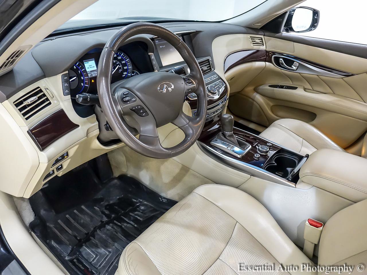 Used 2015 INFINITI Q70 3.7 w/ Technology Package AWD/4WD image 14