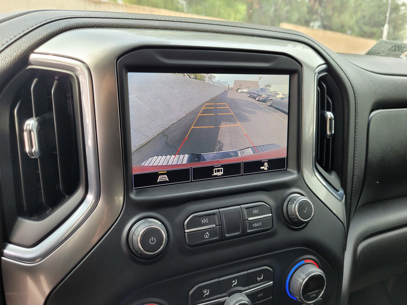 Used 2021 Chevrolet Silverado 2500 LT w/ Convenience Package image 17