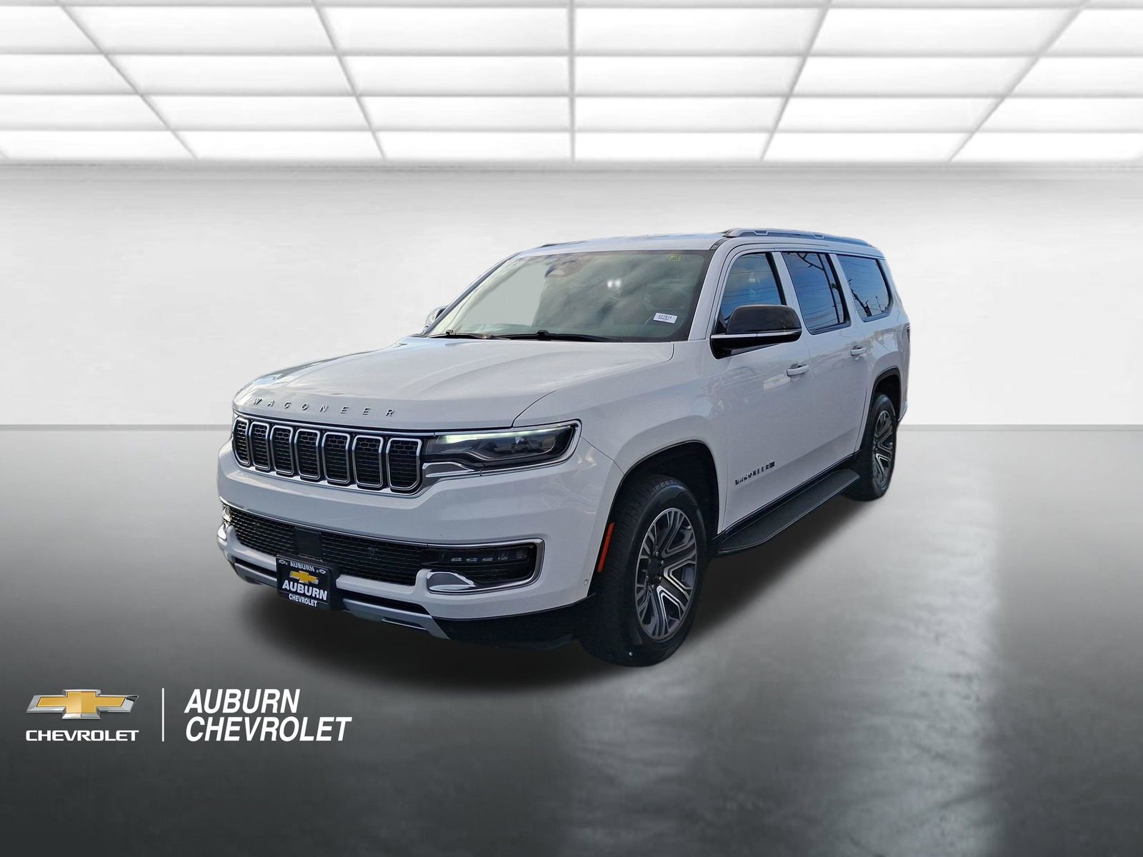 Used 2023 Jeep Wagoneer L Series II AWD/4WD image 7