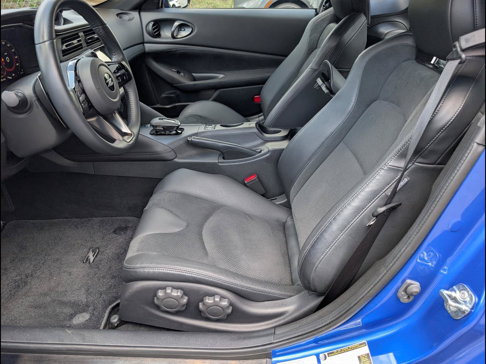 Used 2025 Nissan Z Performance w/ Floor Mat Package RWD image 9