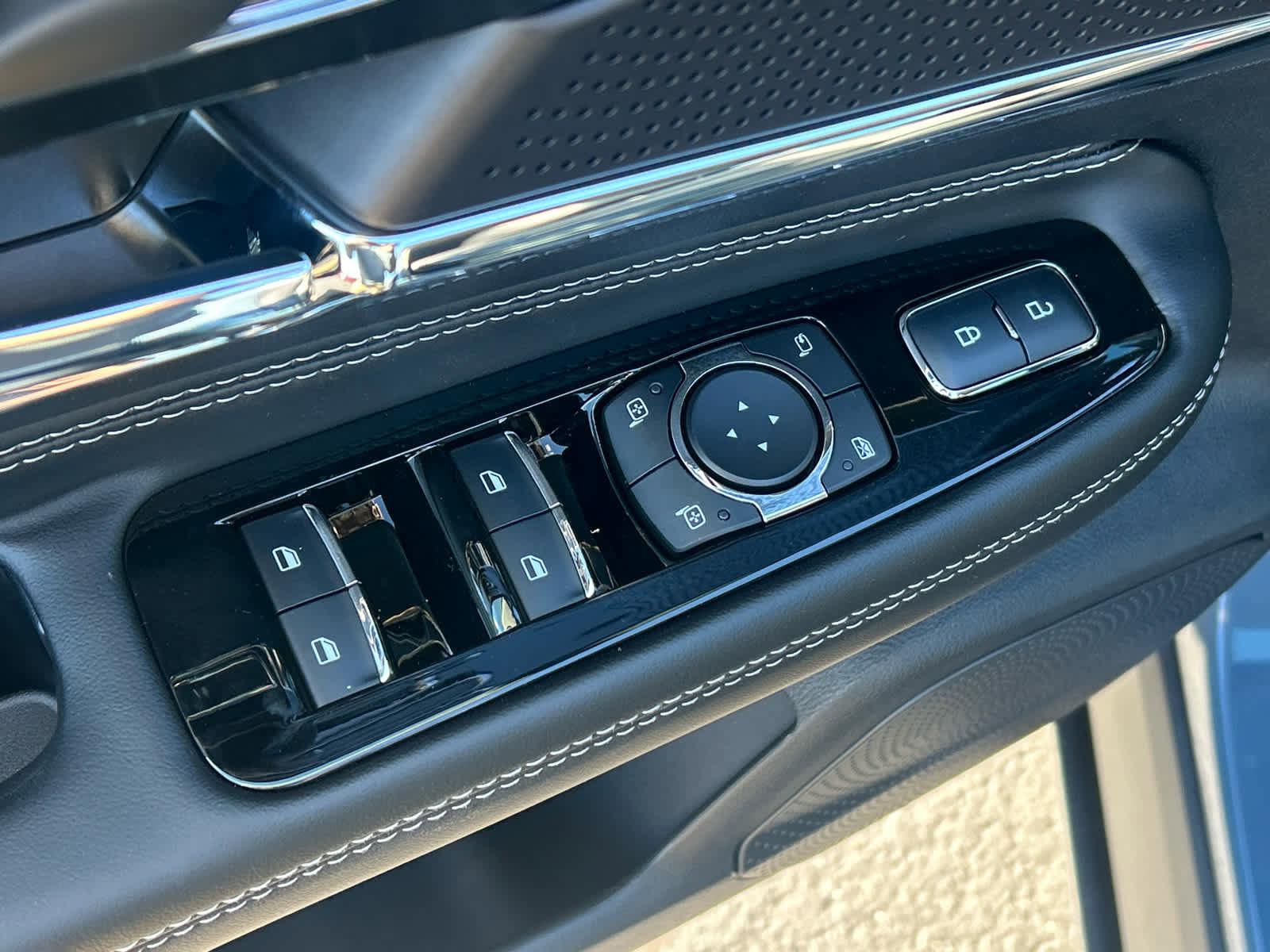 New 2026 Lincoln Corsair Premiere image 20