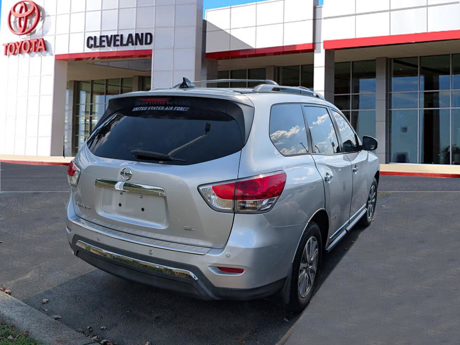 Used 2013 Nissan Pathfinder SL FWD image 7
