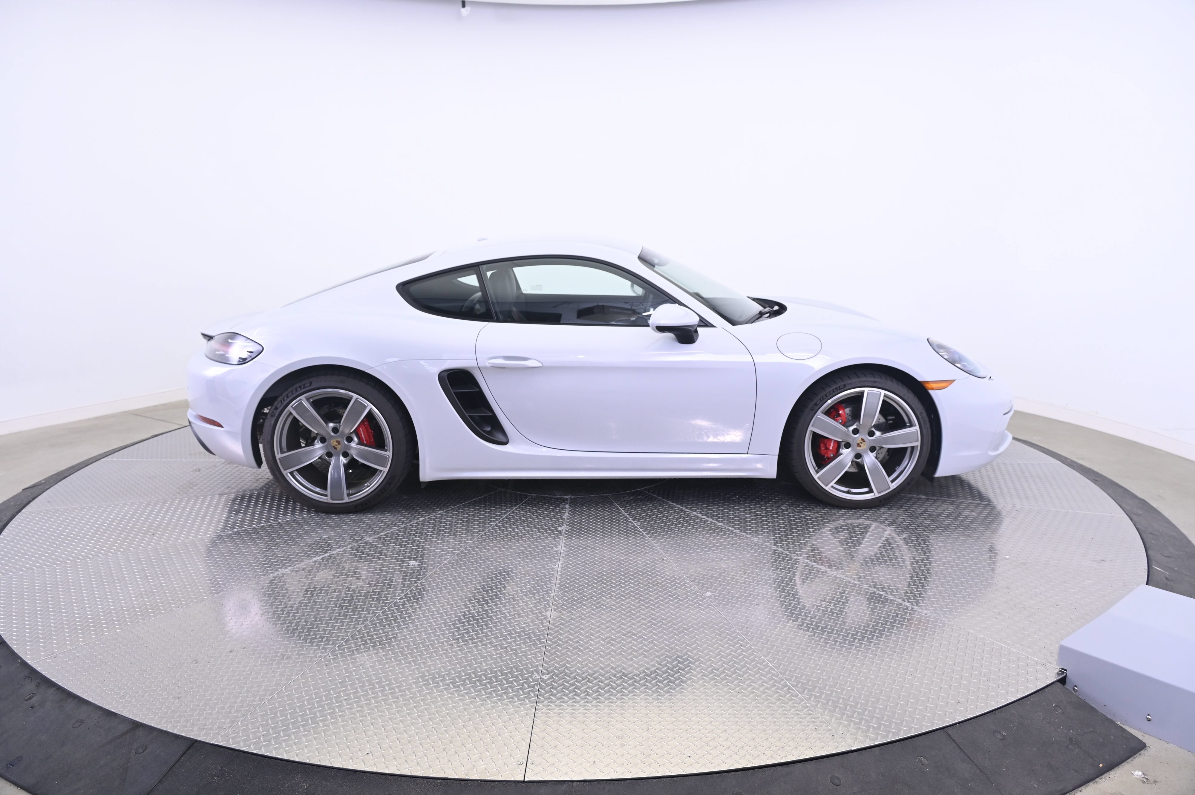 Certified 2024 Porsche 718 Cayman S RWD image 8