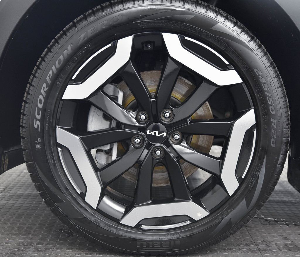 Used 2025 Kia Telluride EX image 10