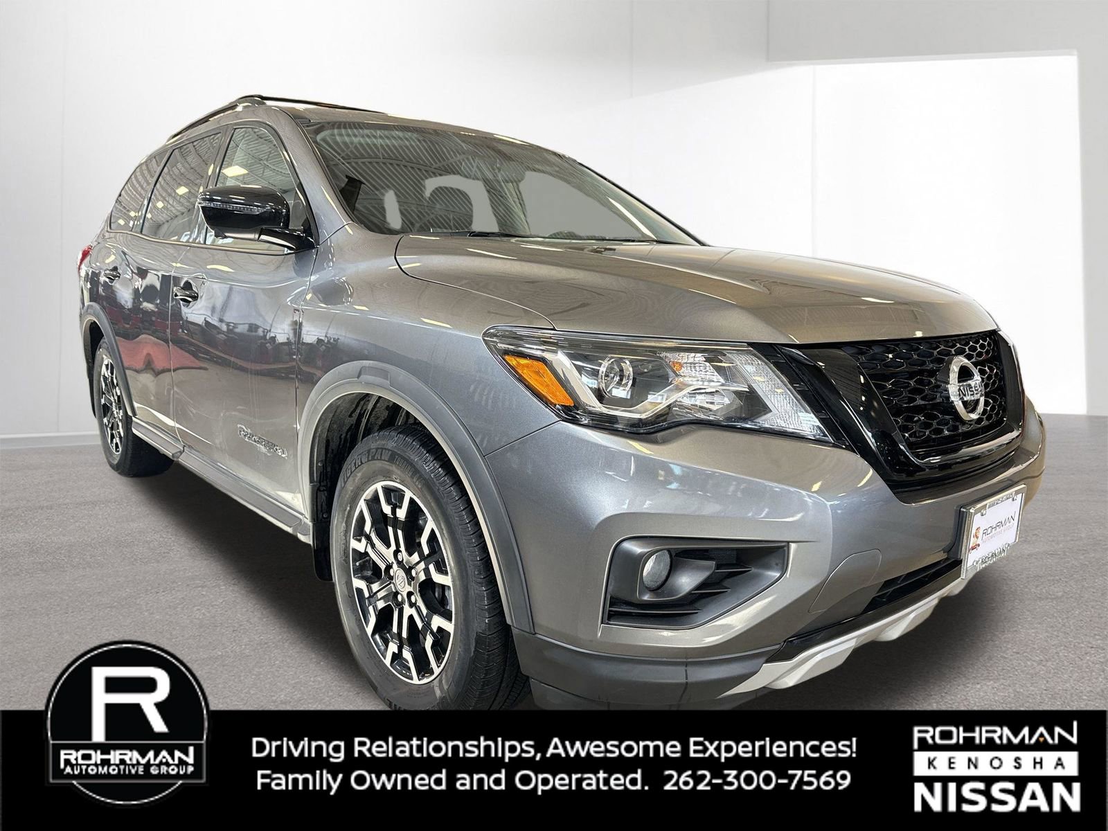 Used 2020 Nissan Pathfinder SL image 3