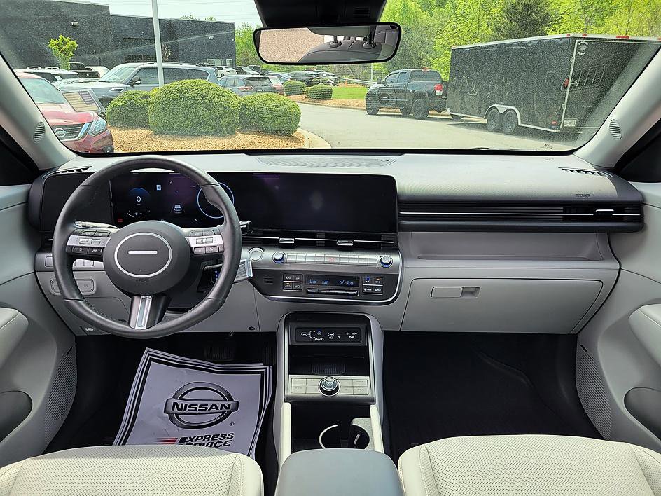 Used 2025 Hyundai Kona Limited FWD image 16