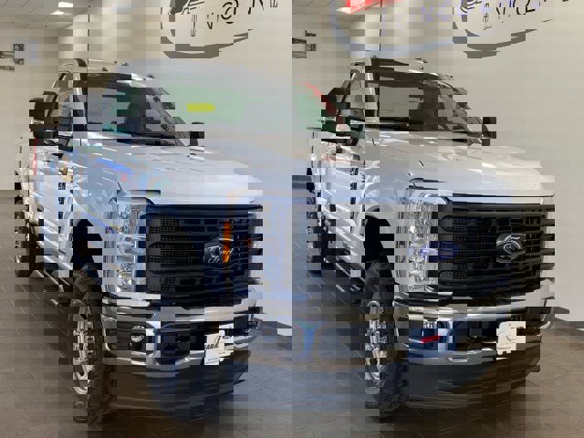 New 2026 Ford F350 XL w/ XL Chrome Package image 2