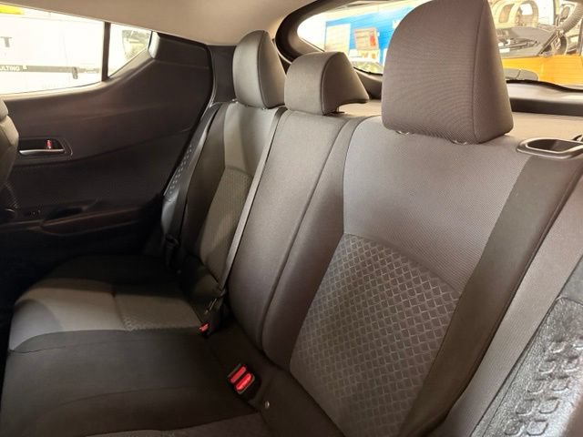 Used 2020 Toyota C-HR LE FWD image 20