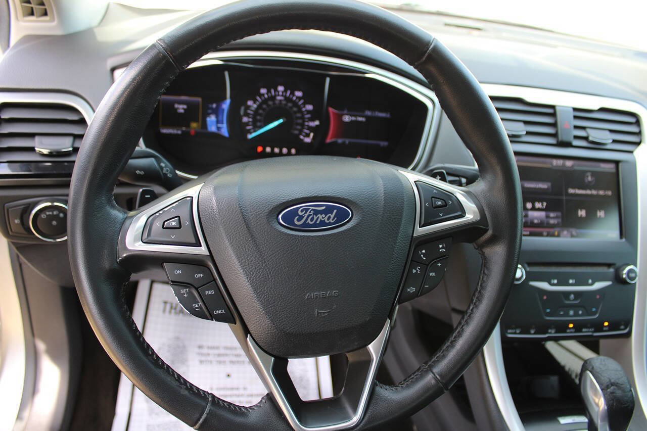 Used 2013 Ford Fusion SE image 17