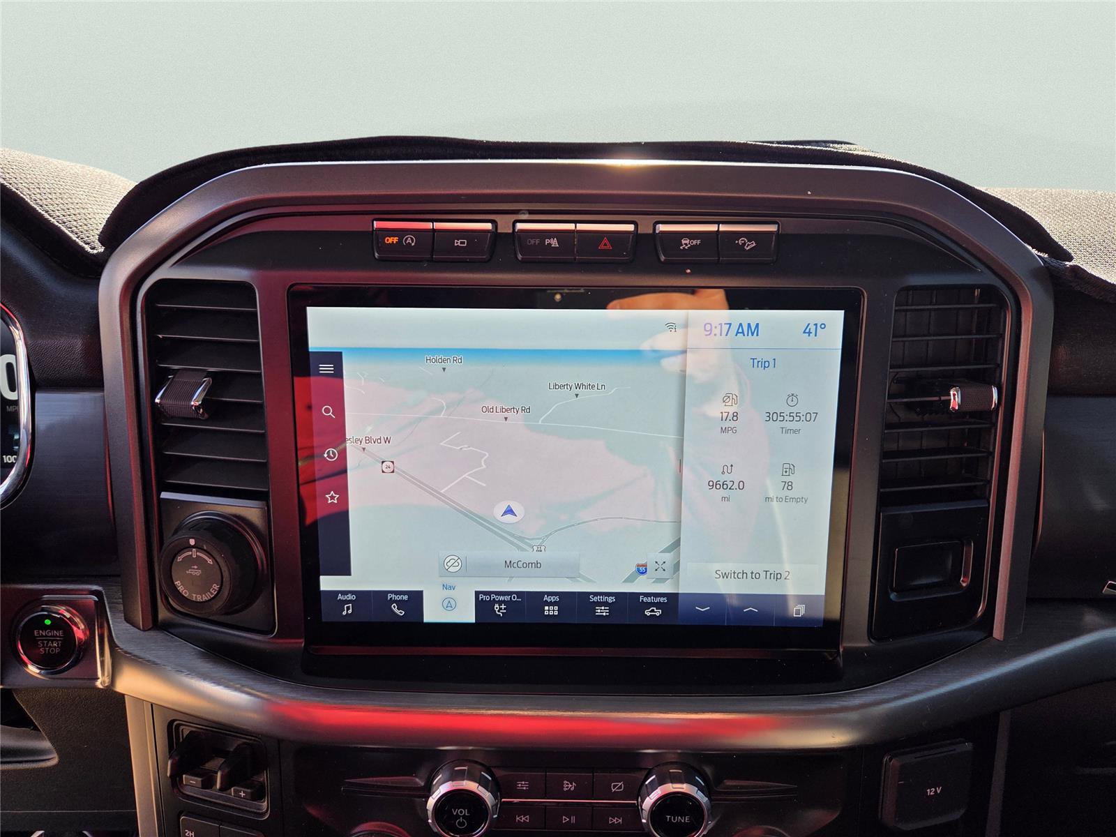 Used 2021 Ford F150 Lariat w/ Trailer Tow Package image 14