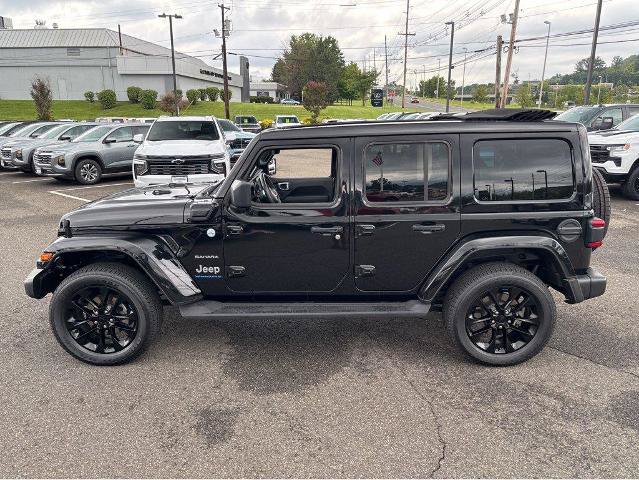 Used 2023 Jeep Wrangler Unlimited Sahara w/ Cold Weather Group AWD/4WD image 15