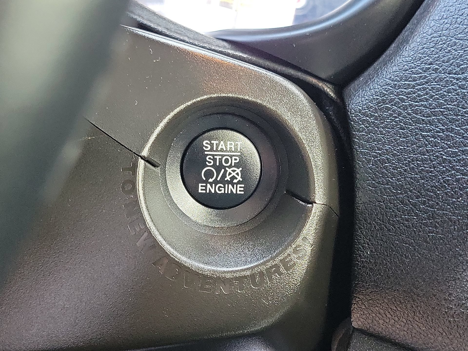 Certified 2020 Jeep Renegade Altitude FWD image 14