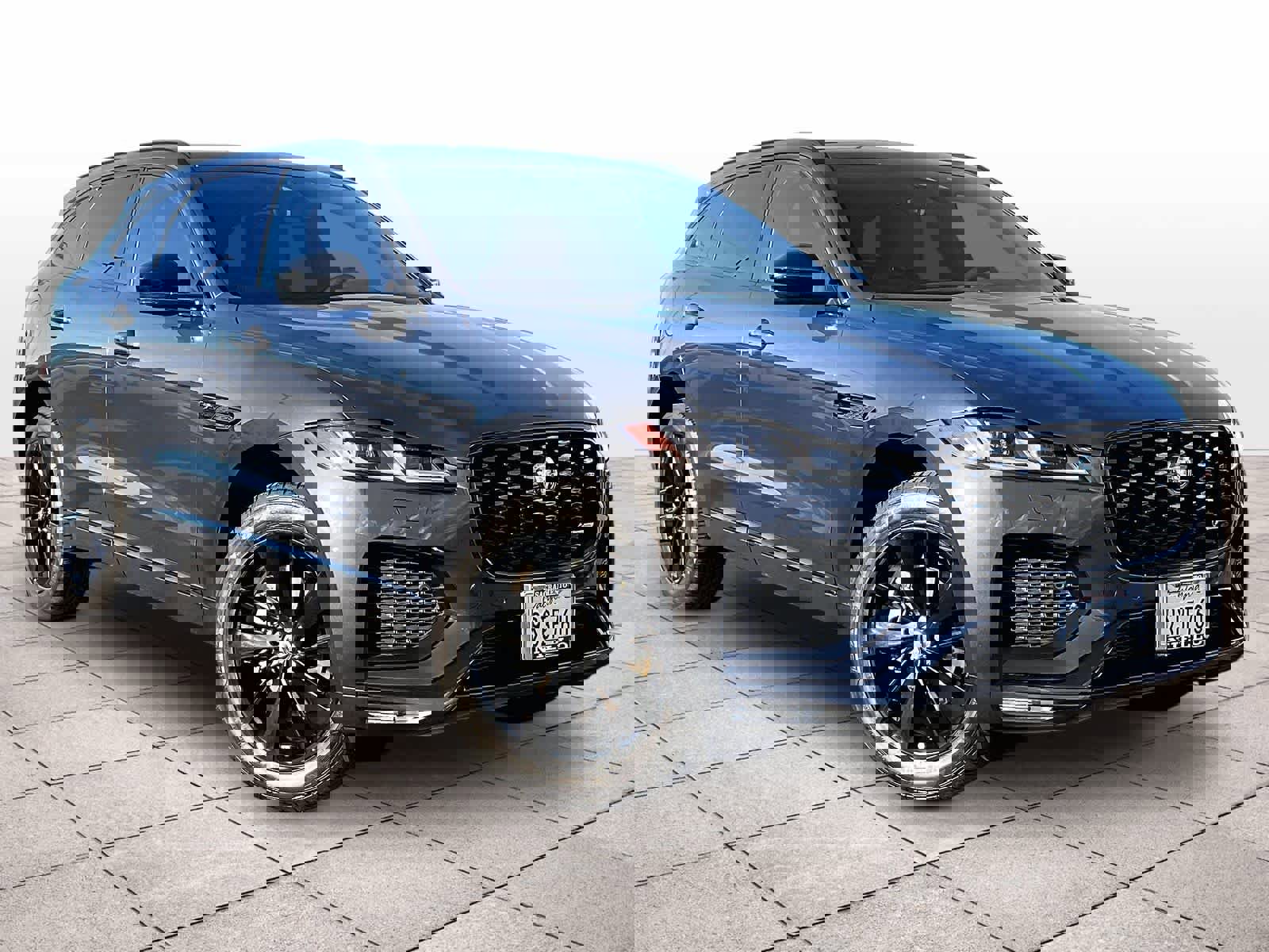 Used 2025 Jaguar F-PACE R-Dynamic S image 2