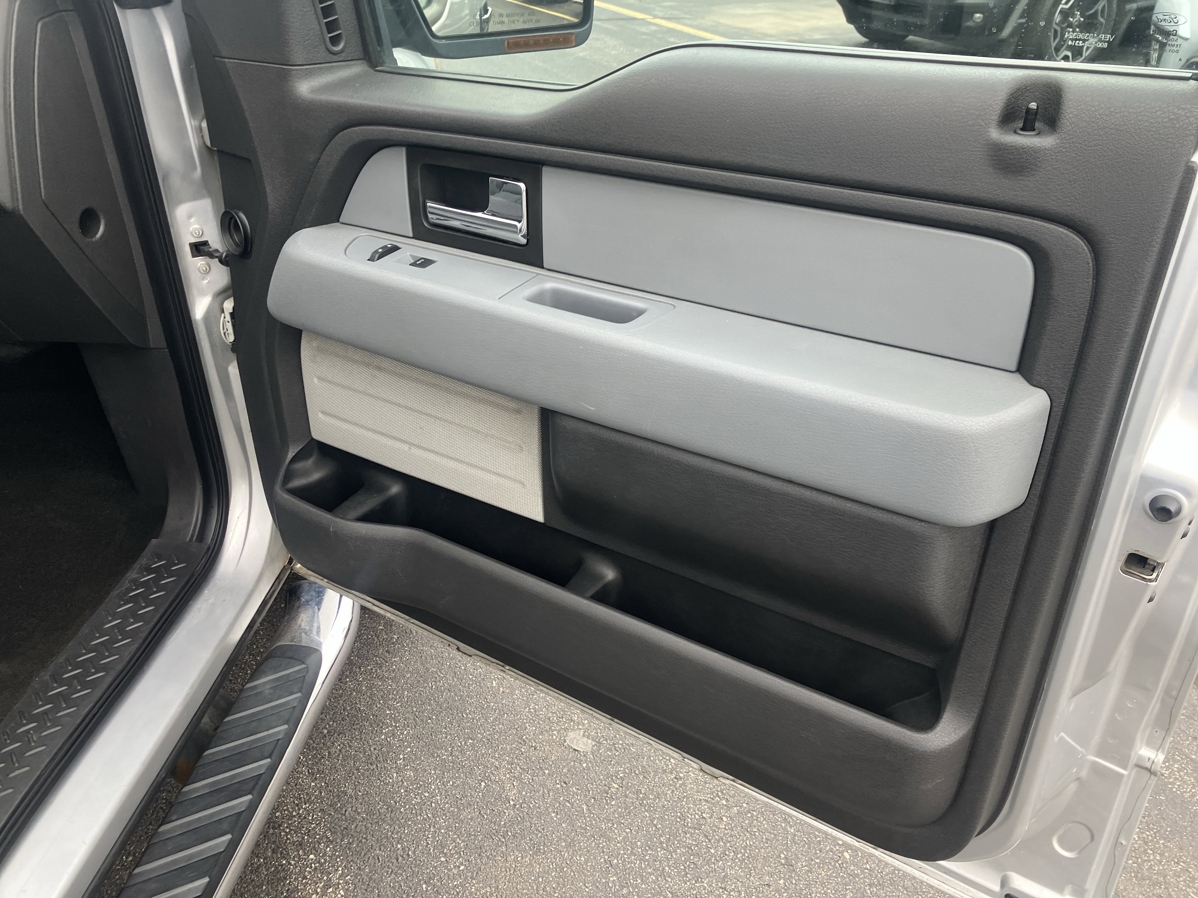 Used 2014 Ford F150 XLT w/ Equipment Group 302A Luxury AWD/4WD image 10